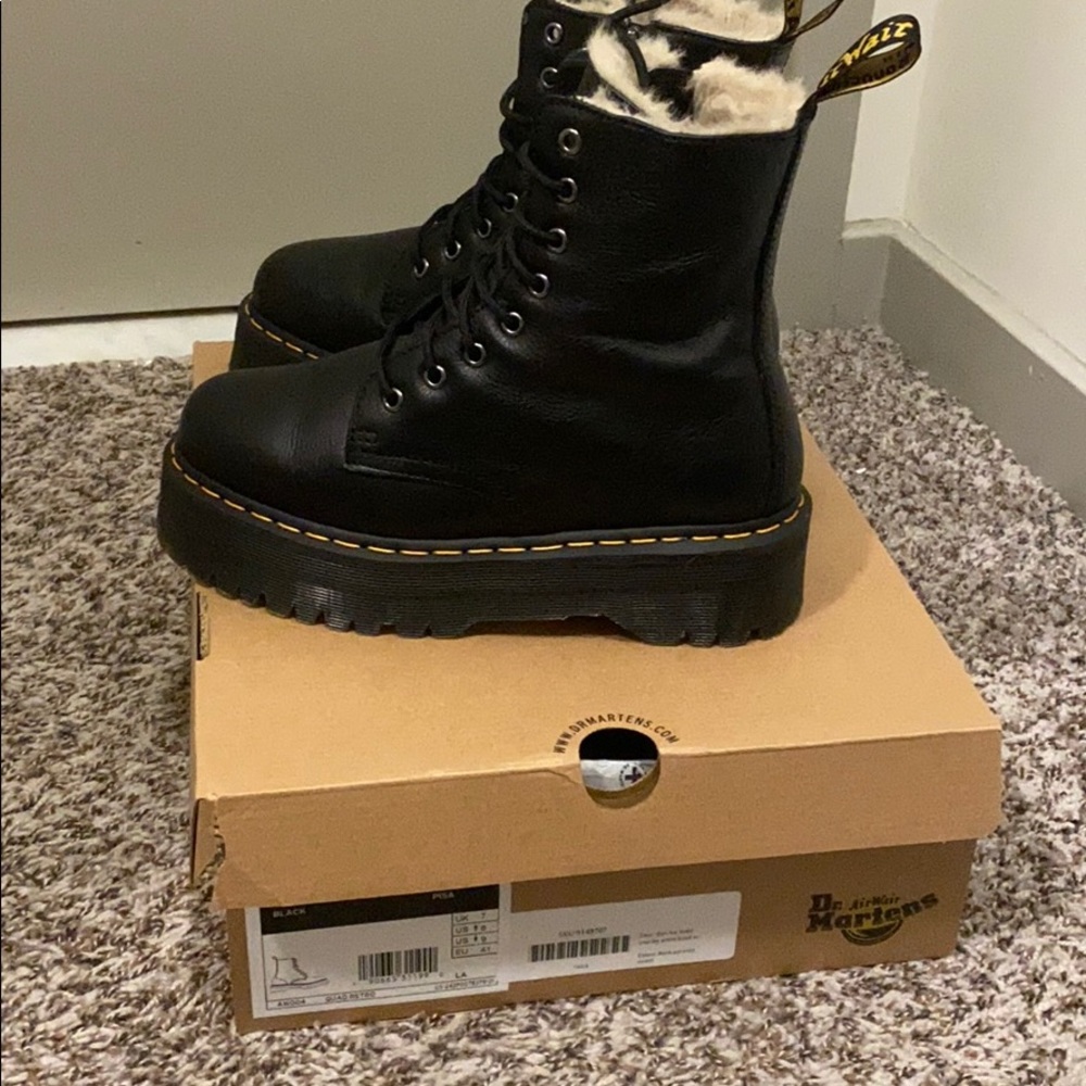 Dr. Martens Jadon boot w/Fur